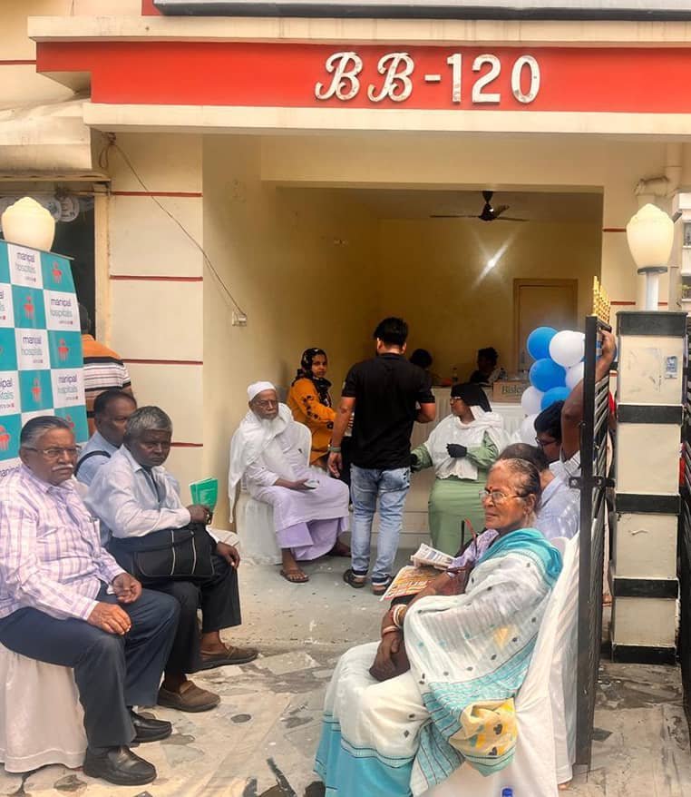 Patients at Newtown Heart Sugar Clinic and Fertility Centre (NHSFC) ​is the best diabetes heart and gynae doctor clinic in Kolkata